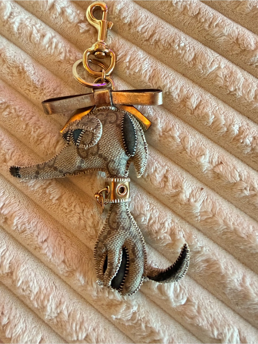 Gucci Gold and Brown Leather Dog Keyring Charm - Picture 2 of 10